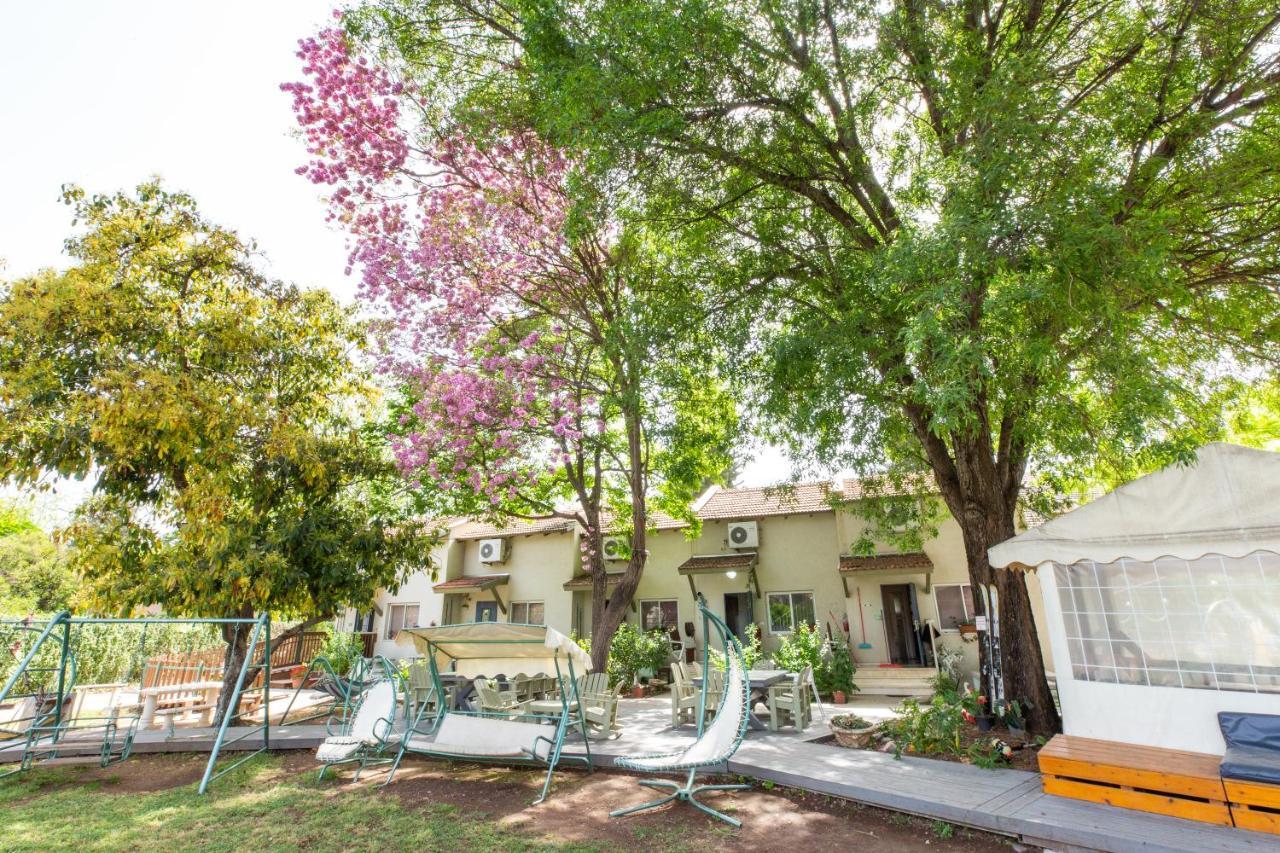Nuriel Fruit & Guest House Sheʼar Yashuv Exterior foto