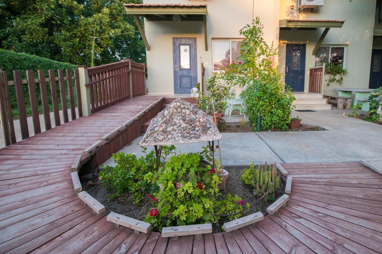 Nuriel Fruit & Guest House Sheʼar Yashuv Exterior foto