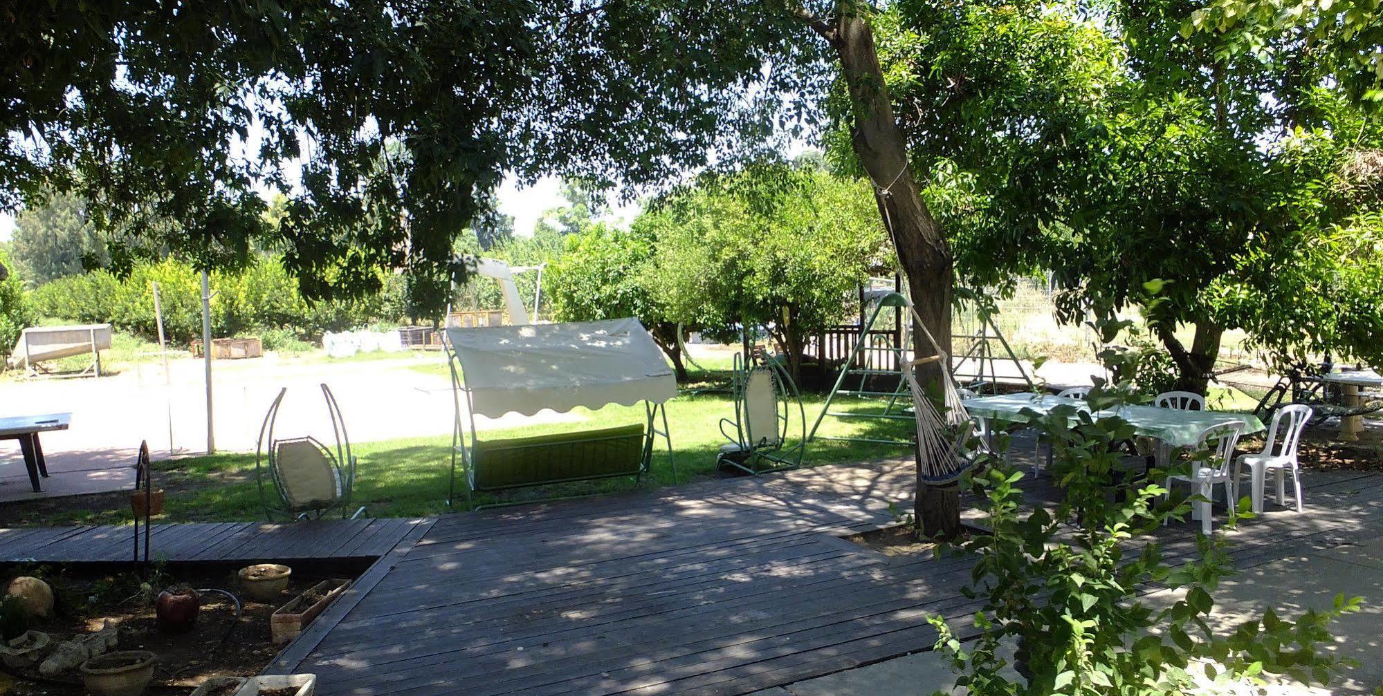 Nuriel Fruit & Guest House Sheʼar Yashuv Exterior foto